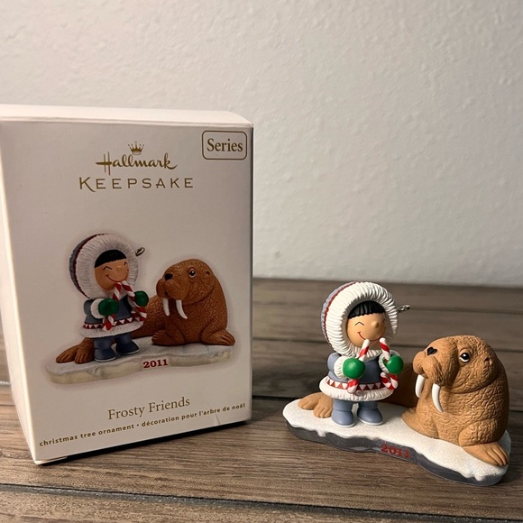 Hallmark NEW 2011 Christmas Ornament “Frosty Friends” is the 32nd in the series - Picture 2 of 10